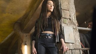 35. Дивергент, глава 3: За стеной (2016)