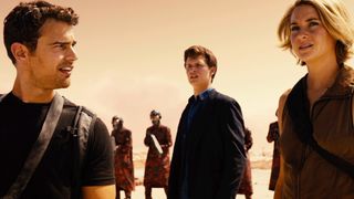 45. Дивергент, глава 3: За стеной (2016)