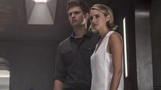 50. Дивергент, глава 3: За стеной (2016)