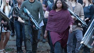 76. Дивергент, глава 3: За стеной (2016)