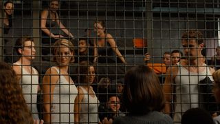 81. Дивергент, глава 3: За стеной (2016)