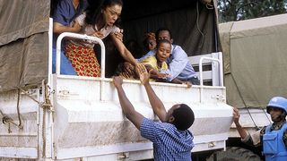 56. Отель «Руанда» (2004)