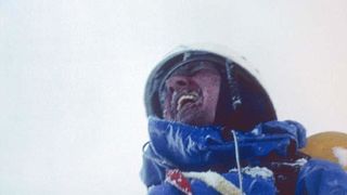 32. Касаясь пустоты (2003)