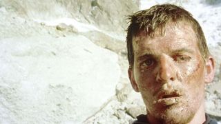 33. Касаясь пустоты (2003)