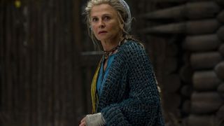 40. Красная Шапочка (2011)