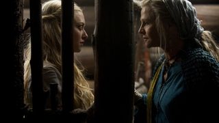 44. Красная Шапочка (2011)