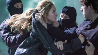 23. Дивергент (2014)