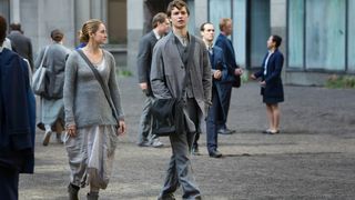 42. Дивергент (2014)