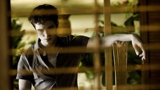 45. Сумерки. Сага. Рассвет: Часть 1 (2011)