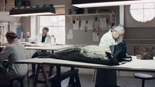 45. Призрачная нить (2017)