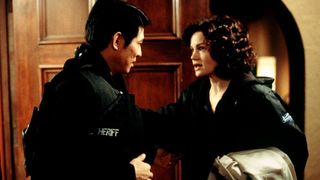 11. Противостояние (2001)