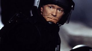 13. Противостояние (2001)