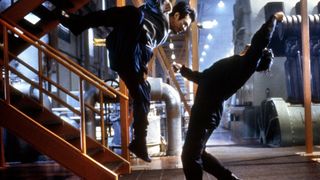 15. Противостояние (2001)