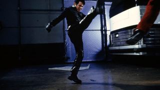 24. Противостояние (2001)