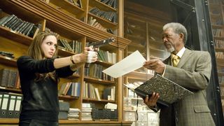 23. Особо опасен (2008)