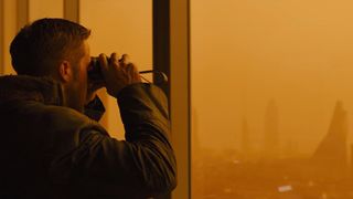 103. Бегущий по лезвию 2049 (2017)