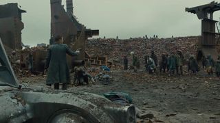 111. Бегущий по лезвию 2049 (2017)