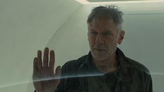 129. Бегущий по лезвию 2049 (2017)