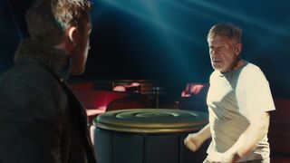 138. Бегущий по лезвию 2049 (2017)