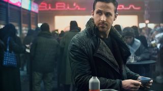 16. Бегущий по лезвию 2049 (2017)