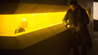 23. Бегущий по лезвию 2049 (2017)