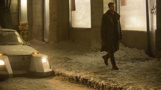 24. Бегущий по лезвию 2049 (2017)