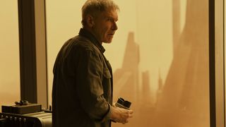 25. Бегущий по лезвию 2049 (2017)