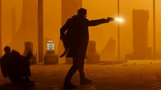54. Бегущий по лезвию 2049 (2017)