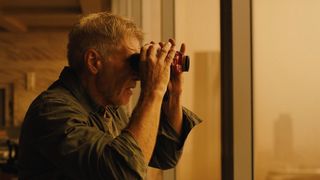 73. Бегущий по лезвию 2049 (2017)