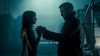 90. Бегущий по лезвию 2049 (2017)