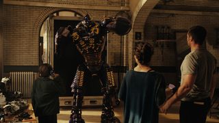 33. Живая сталь (2011)