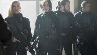 13. Голодные игры: Сойка-пересмешница. Часть II (2015)