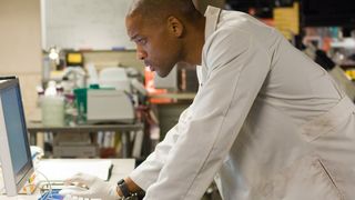 14. Я – легенда (2007)