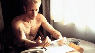 5. Помни (2000)