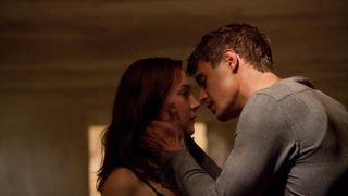 11. Гостья (2013)