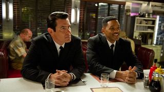 61. Люди в черном 3 (2012)