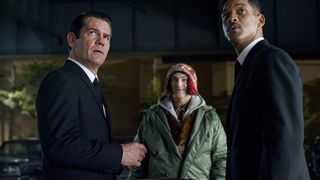 7. Люди в черном 3 (2012)