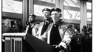 8. Пятый элемент (1997)