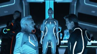 19. Трон: Наследие (2010)