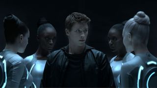 32. Трон: Наследие (2010)