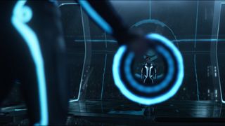 42. Трон: Наследие (2010)