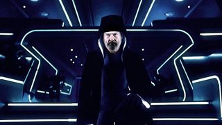 45. Трон: Наследие (2010)