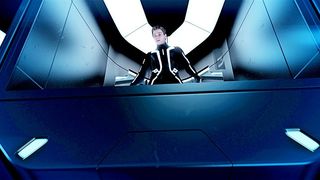 47. Трон: Наследие (2010)