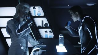 79. Трон: Наследие (2010)