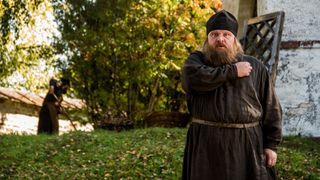 14. Монах и бес (2016)