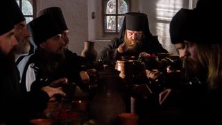 16. Монах и бес (2016)