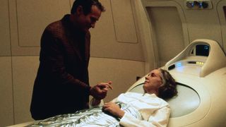 37. Двухсотлетний человек (1999)