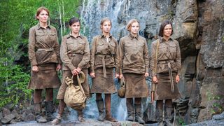 13. А зори здесь тихие... (2015)