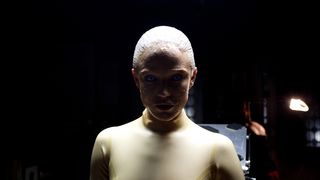 12. Машина (2013)