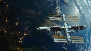 28. Космос между нами (2017)